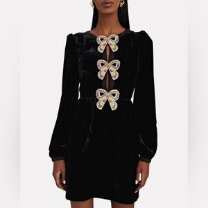 Saloni Velvet Holiday Dress
Crew Neck Mini Dress
Size - 10